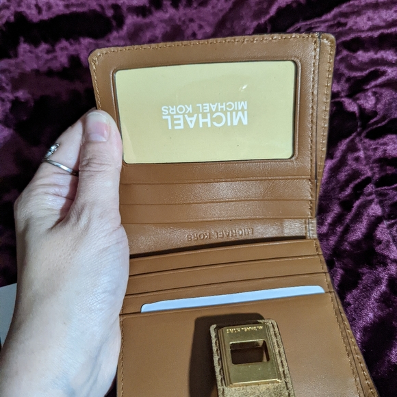 Michael kors bag and wallet - Picture 8 of 11